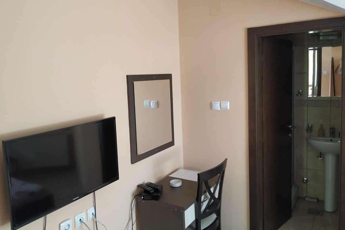 Restoran Filipovic Hotel Nova Varos Luaran gambar