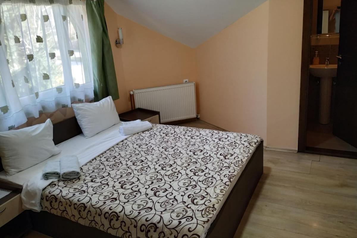 Restoran Filipovic Hotel Nova Varos Luaran gambar
