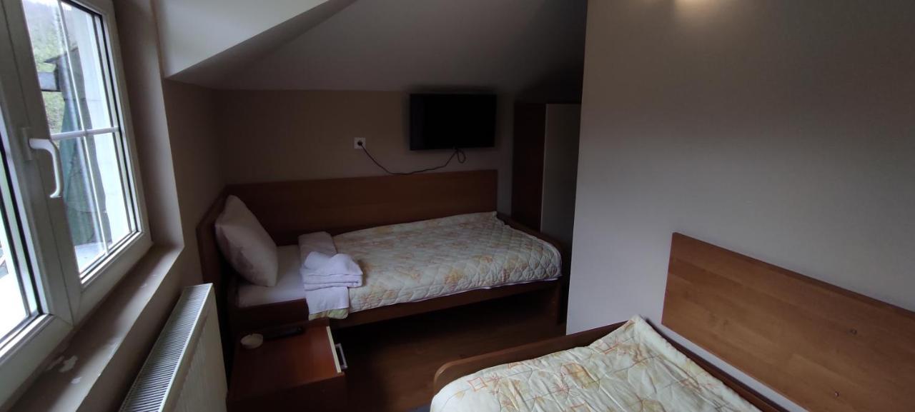 Restoran Filipovic Hotel Nova Varos Luaran gambar